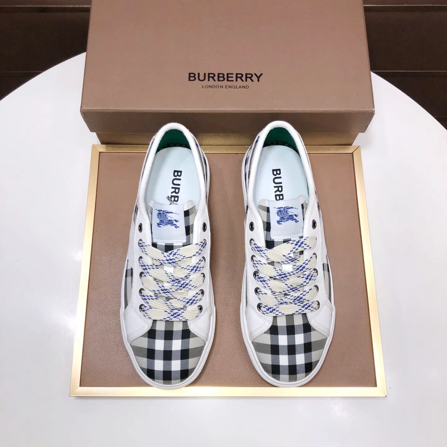 Men's shoes💰460💰【Burberry】Classic low-top sneakers｜Imported cowhide with classic plaid fabric｜Sheepskin lining｜Original outsole｜Fine workmanship and comfortable to wear Size: 38-44 (customized at 45)